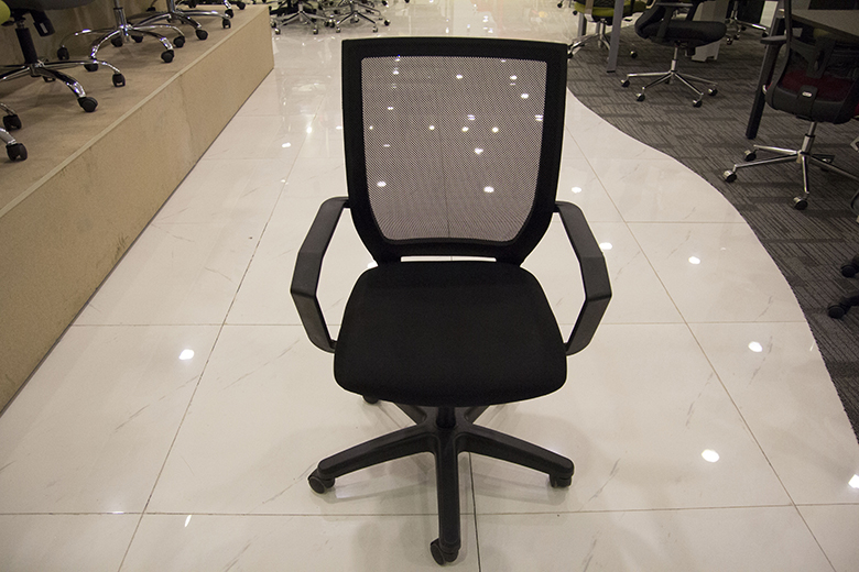 Ghế xoay Đức Khang M1012-02 lưng lưới giá hơn 900k