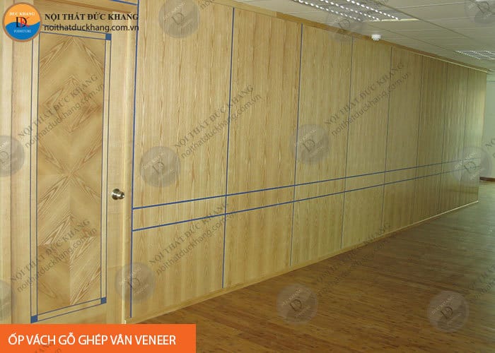 Cửa đi, vách tường dùng gỗ ghép Vân Veneer