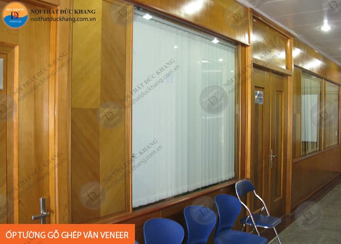 Ốp vách, cửa sử dụng gỗ ghép vân Veneer