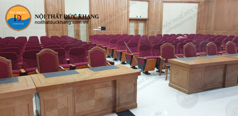 Thi công bàn ghế phòng hội trường sang trọng cục B26 Bộ Quốc phòng Thi công bàn ghế phòng hội trường sang trọng cục B26 Bộ Quốc phòng