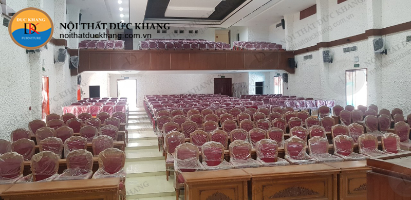 Thiết kế bàn ghế phòng hội trường Cẩm Phả 500 ghế hiện đại, sang trọng