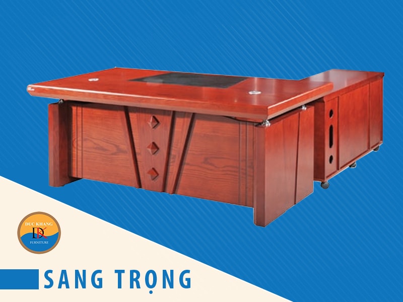 Những chiếc bàn gỗ màu nâu cổ điển rất được lòng những người yêu thích sự sang trọng