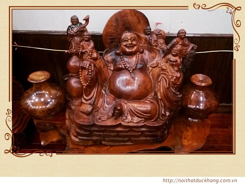 Tượng Phật Di lặc biểu tượng cho sự vui vẻ, an lạc
