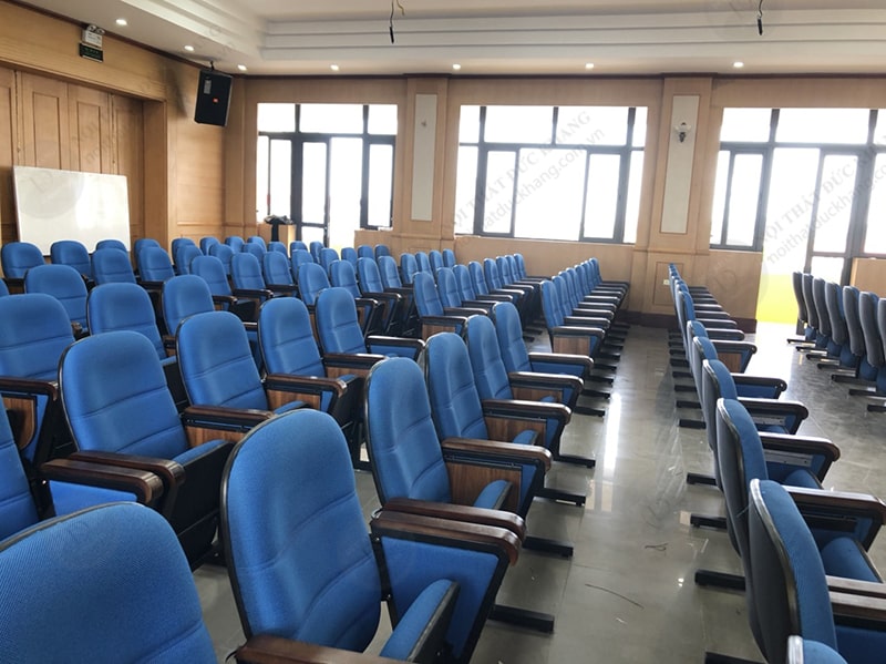 Hội trường trở nên đẹp, sang trọng hơn nhờ ghế hội trường màu xanh GHT100
