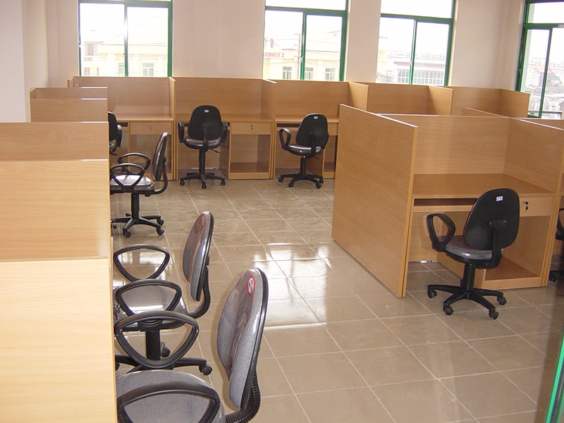 Mẫu vách ngăn văn phòng gỗ Mẫu vách ngăn văn phòng gỗ