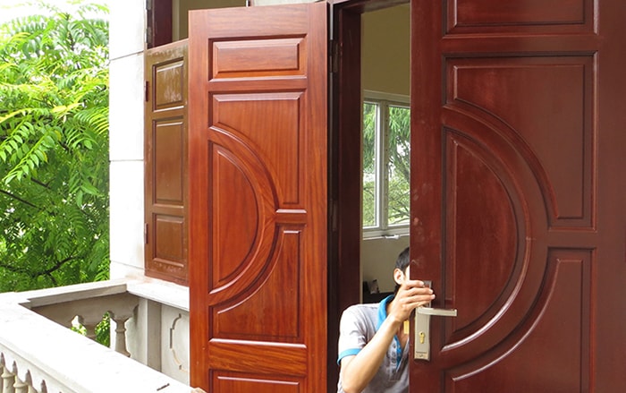 Các loại cửa gỗ lim đang thịnh hành ở Việt Nam