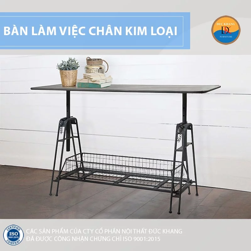 Bàn làm việc đơn giản đẹp và không đụng hàng. Bàn làm việc đơn giản đẹp và không đụng hàng.