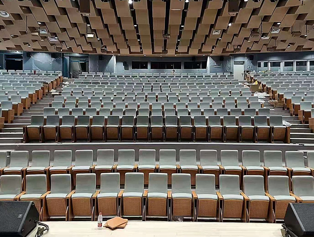 Ghế hội trường gỗ tự nhiên đệm mút đúc lạnh bọc nỉ kèm bàn viết WH600