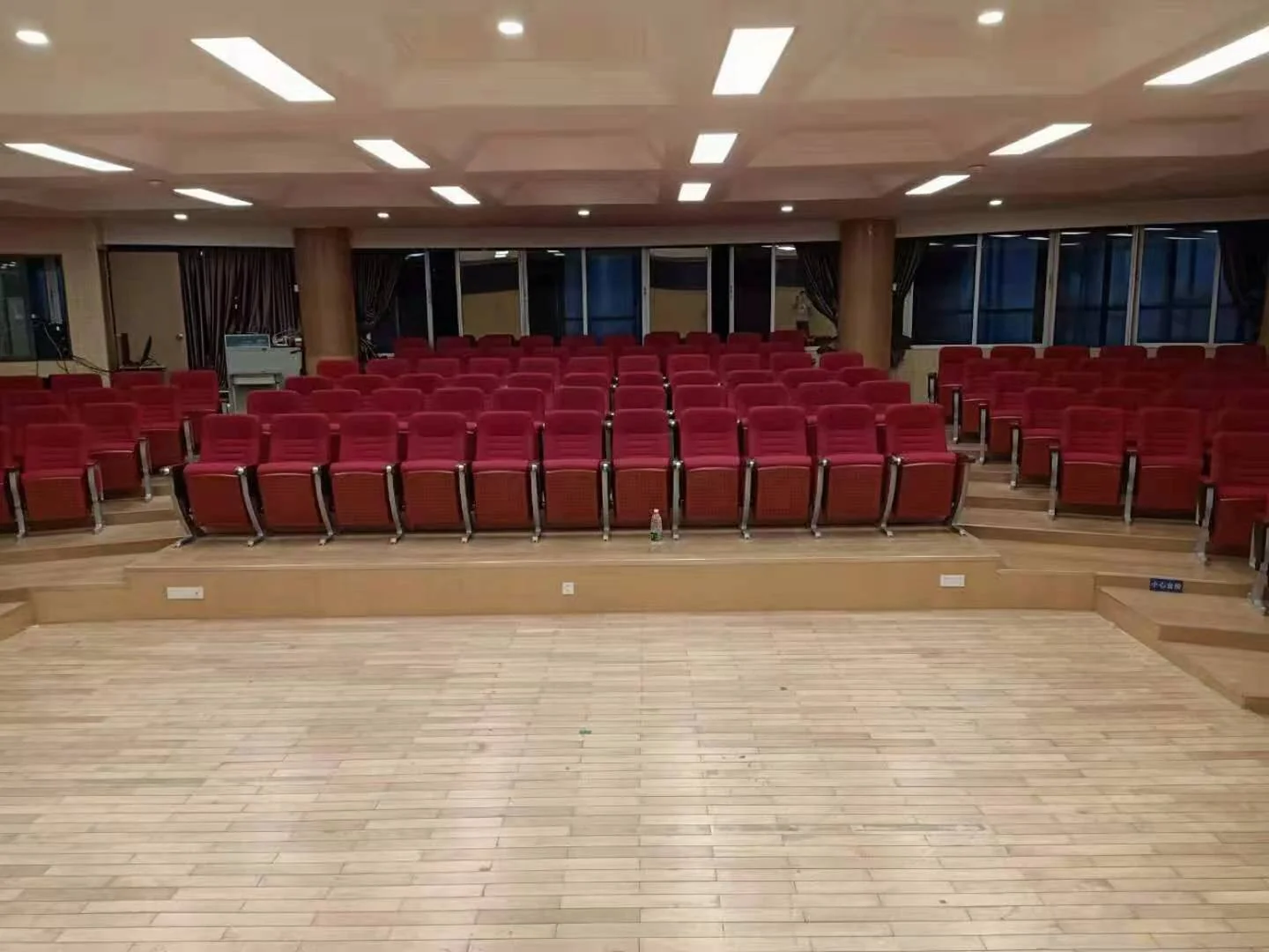 Ghế hội trường nhập khẩu khung nhôm đúc, kèm bàn viết Đức Khang WH8011-6 Ghế hội trường nhập khẩu khung nhôm đúc, kèm bàn viết Đức Khang WH8011-6