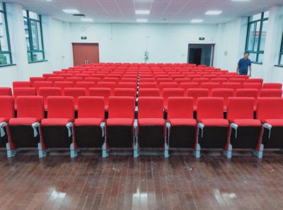 Ghế hội trường bọc đệm nhập khẩu, tay vịn ốp gỗ kèm bàn viết