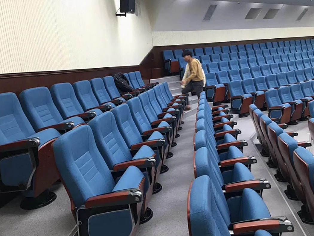Ghế hội trường nhập khẩu chân trụ, kèm bàn viết, tay vịn ốp gỗ HJ9626 Ghế hội trường nhập khẩu chân trụ, kèm bàn viết, tay vịn ốp gỗ HJ9626