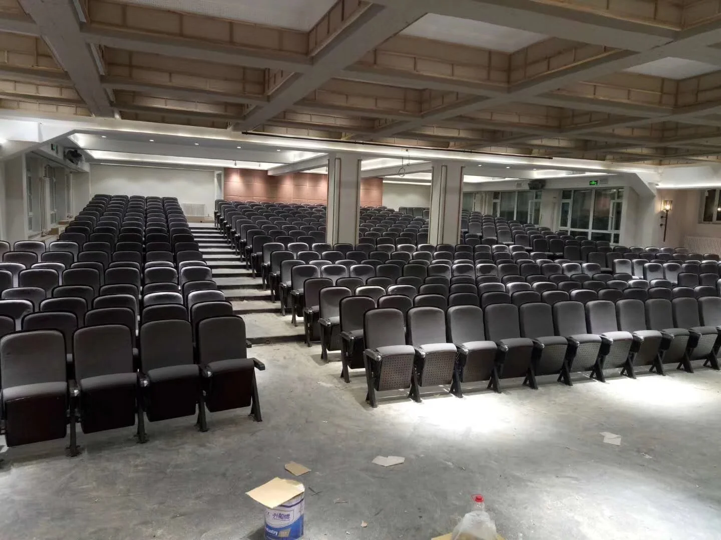 Ghế hội trường nhập khẩu kèm bàn viết, chân thép bám sàn Đức Khang WH8021-2