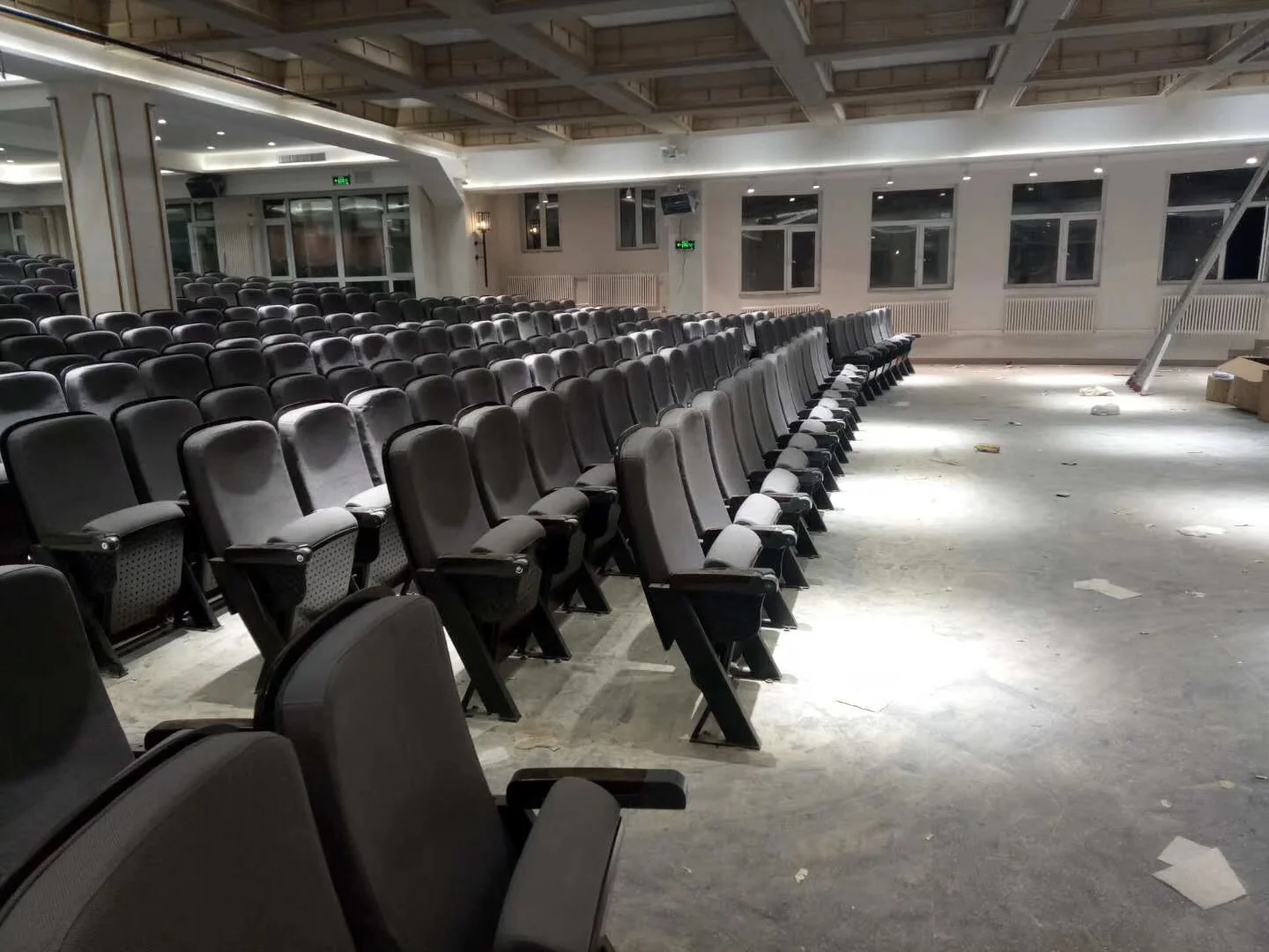 Ghế hội trường nhập khẩu kèm bàn viết, chân thép bám sàn Đức Khang WH8021-2