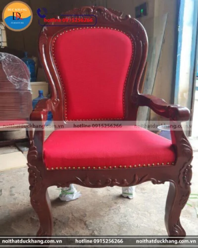 DKGCT05 | Ghế chủ tọa gỗ tự nhiên bọc nỉ, nạm đinh đồng cao cấp