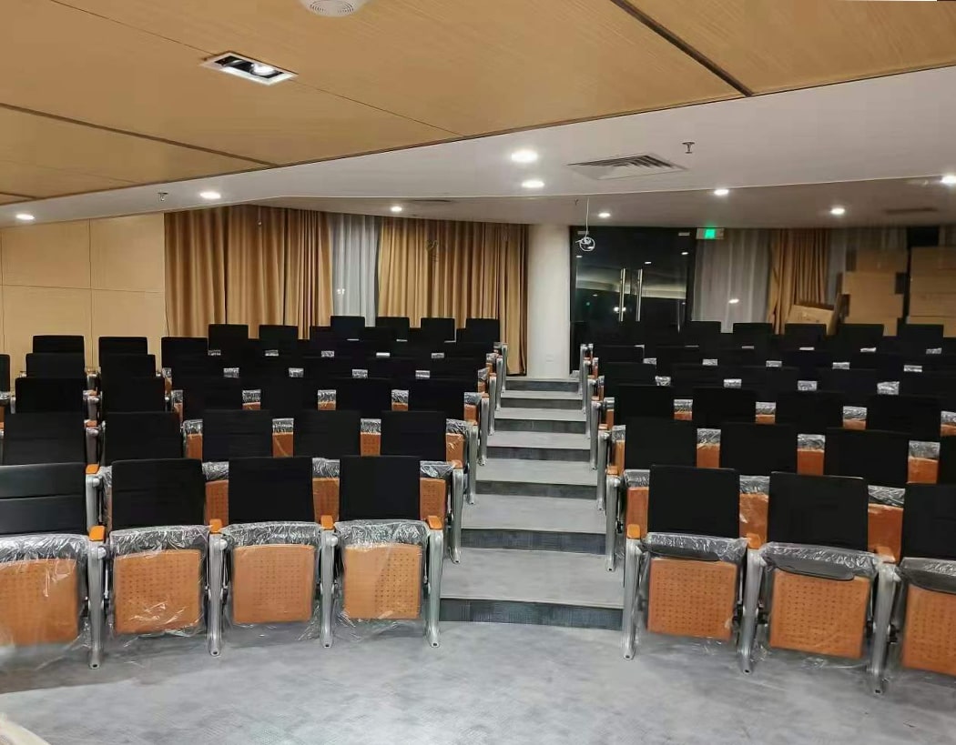 Ghế hội trường nhôm đúc chữ Z kèm bàn viết, bọc nỉ vàng, tay ốp gỗ WH8026-1 Ghế hội trường nhôm đúc chữ Z kèm bàn viết, bọc nỉ vàng, tay ốp gỗ WH8026-1