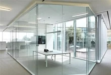 Vách ngăn kính cường lực