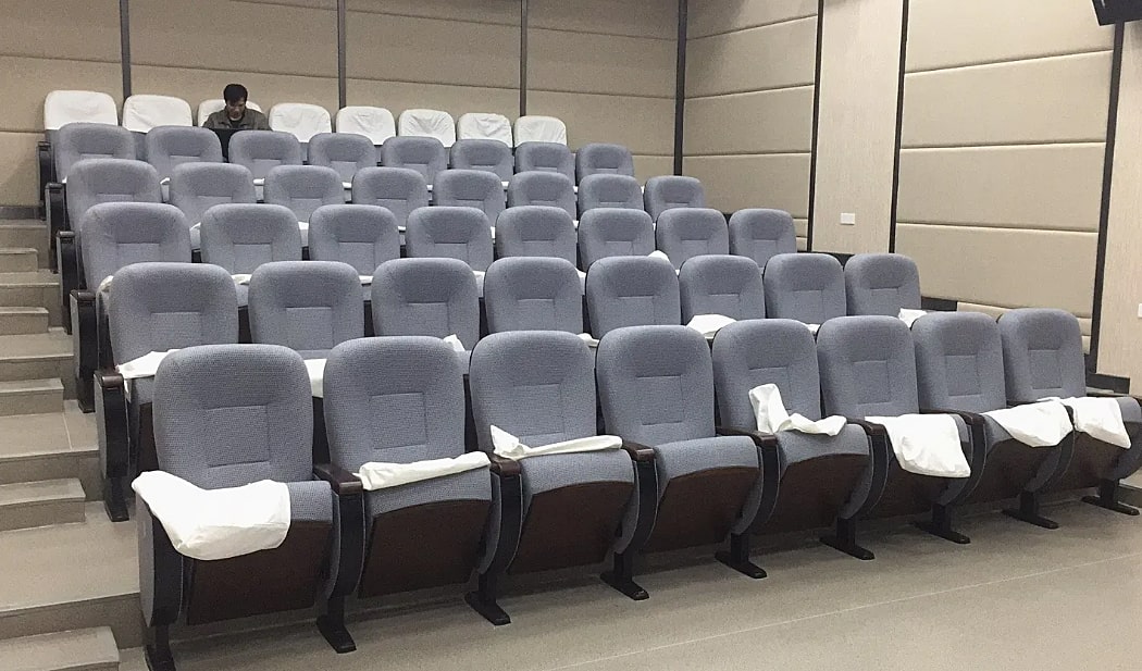 Ghế hội trường có bàn viết, bọc vải nỉ đỏ, tay vịn ốp gỗ WH520-2 Ghế hội trường có bàn viết, bọc vải nỉ đỏ, tay vịn ốp gỗ WH520-2