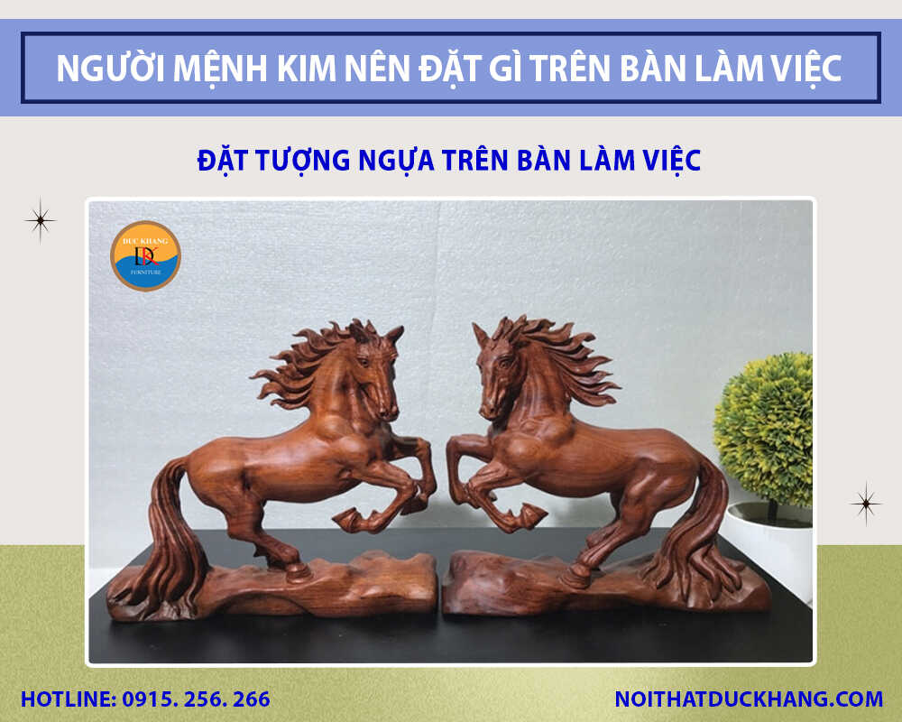 Đặt tượng ngựa trên bàn làm việc Đặt tượng ngựa trên bàn làm việc