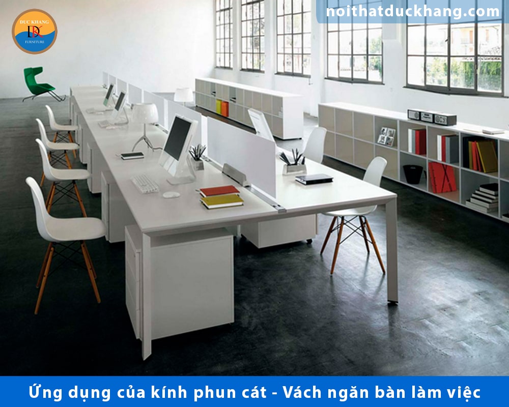 Ứng dụng của kính phun cát - Vách ngăn bàn làm việc