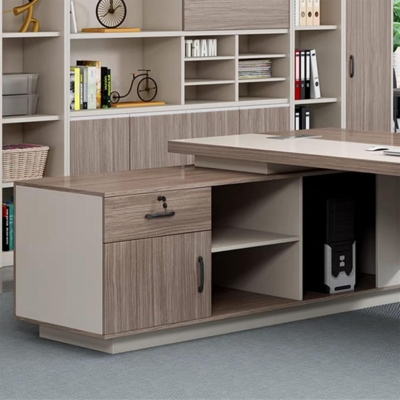 Bàn giám đốc hình chữ L, chân bàn dạng hộp vuông chắc chắn DKFBGD113