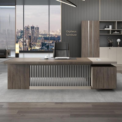 Bàn giám đốc sang trọng, yếm bàn độc đáo, có nắp nhôm đi dây điện DKFBGD97