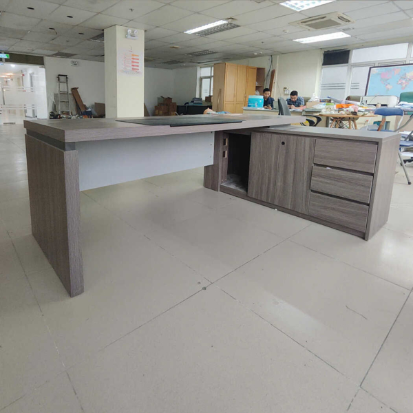 Bàn làm việc giám đốc 1m8 - BLV04 Bàn làm việc giám đốc 1m8 - BLV04