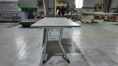 Bàn làm việc chân sắt 1m7 - BLV01