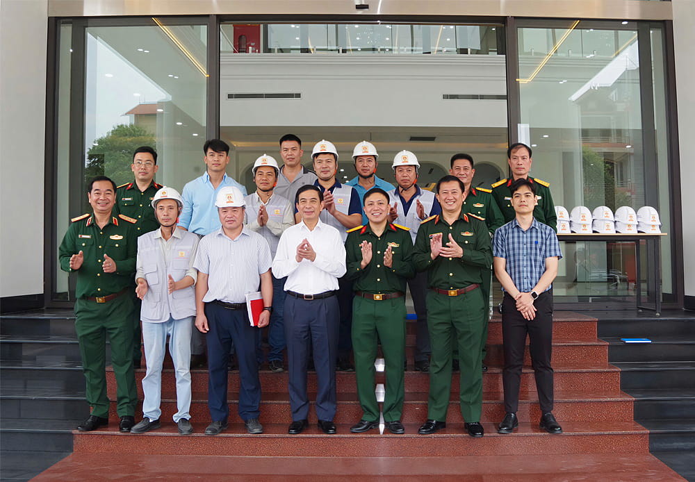 Nội thất Đức Khang thực hiện công việc cung cấp lắp đặt doanh cụ nội thất cho toàn bộ dự án: “Nhà khách Bộ Chỉ huy Quân sự Tỉnh Nguyên”